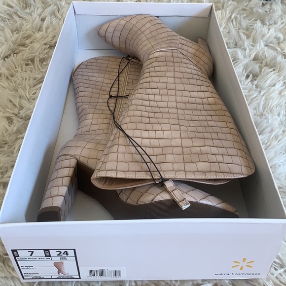 Scoop Bone High Heeled Boot - Picture 8 of 8